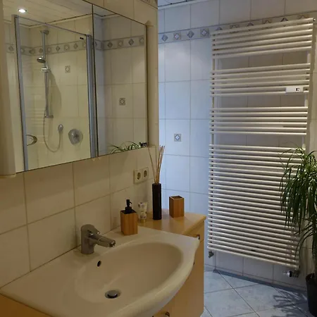 Anna - Ruhig Gelegen, Mitten In Der Natur, Unmittelbar Am Neckarsteig